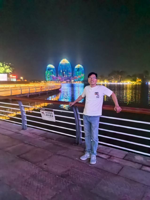 千年老妖的第一张照片--昆明男同性恋服务网